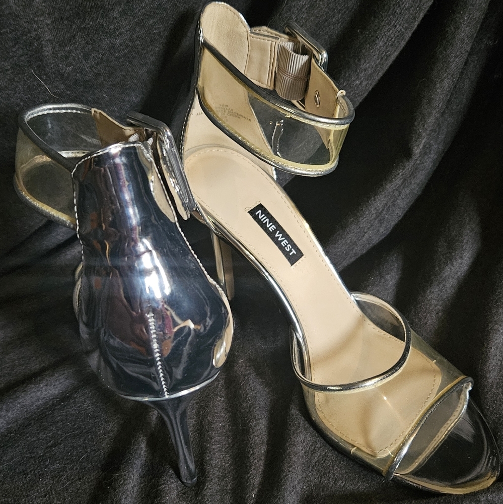 BRAND NEW Nine West Metallic Silver Heels
